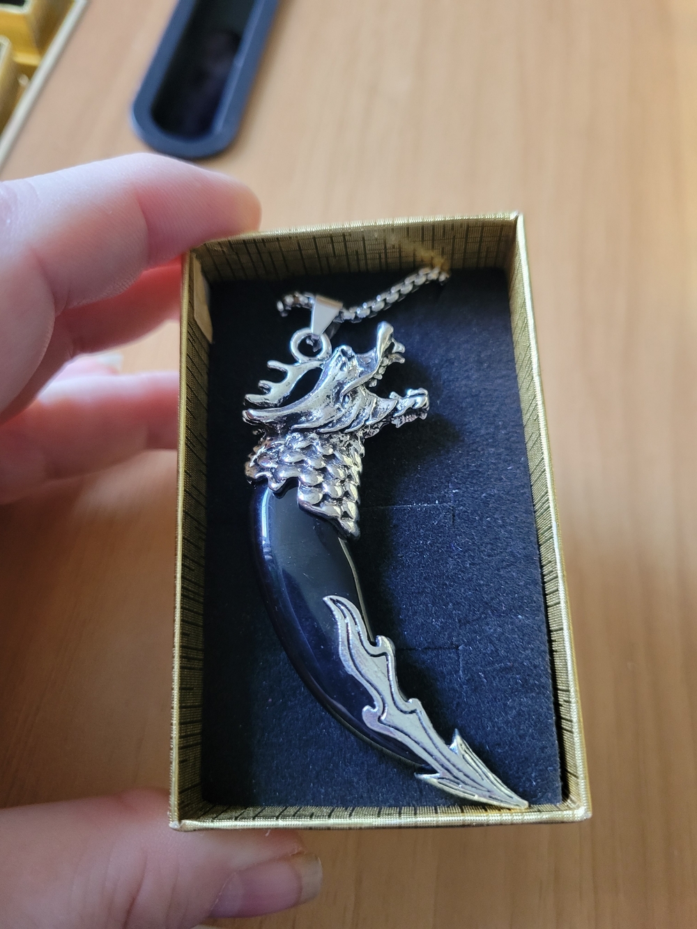 🧋NEW🧋Stainless Steel Dragon Claw Pendant Necklace with Black Stone